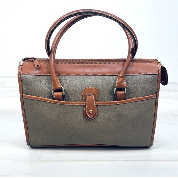 Vintage Dooney & Bourke Tan Camel Leather zip Top Bag All Weather Leather Barrel - Picture 2 of 9